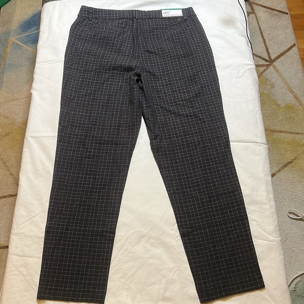 NWT up! Classic Black and White Plaid Stretch Pant - Picture 5 of 6